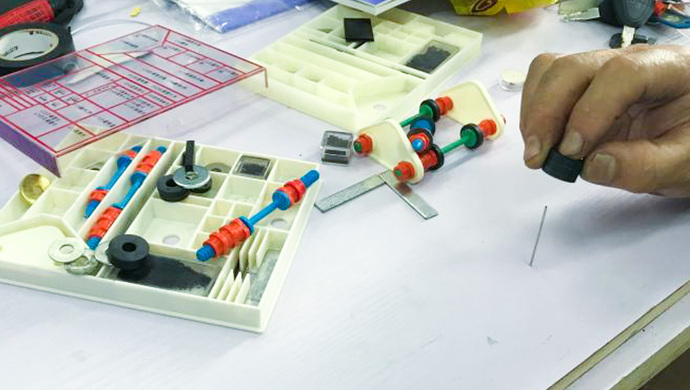 自助餐式創(chuàng)新實驗室在上海向明中學誕生，激發(fā)學生創(chuàng)造潛能