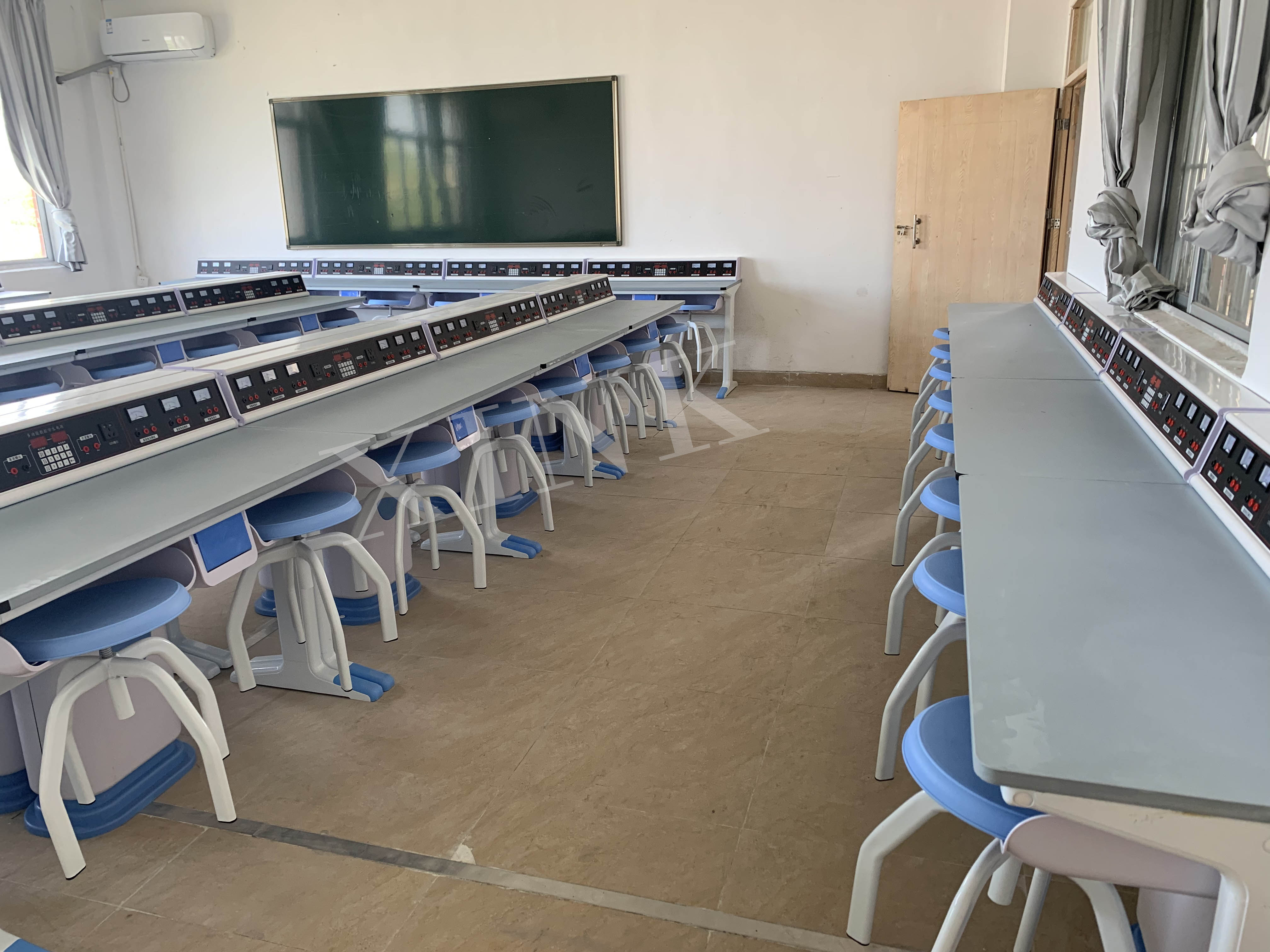 <a href='http://www.bcmwl.com/' target='1' style='font-size:14px; font-weight:bold; color:#0080ff;'>物理實驗室</a>