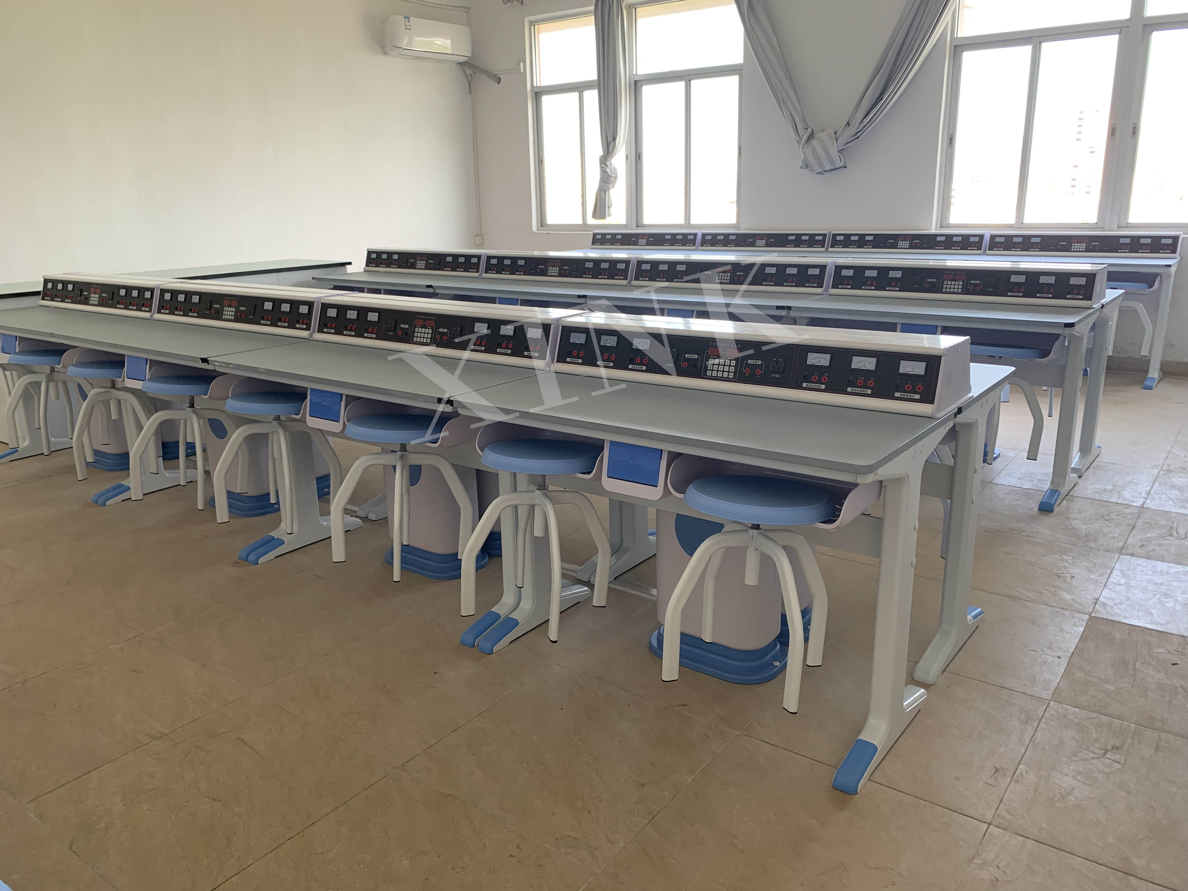 電學<a href='http://www.bcmwl.com/' target='1' style='font-size:14px; font-weight:bold; color:#0080ff;'>物理實驗室</a>