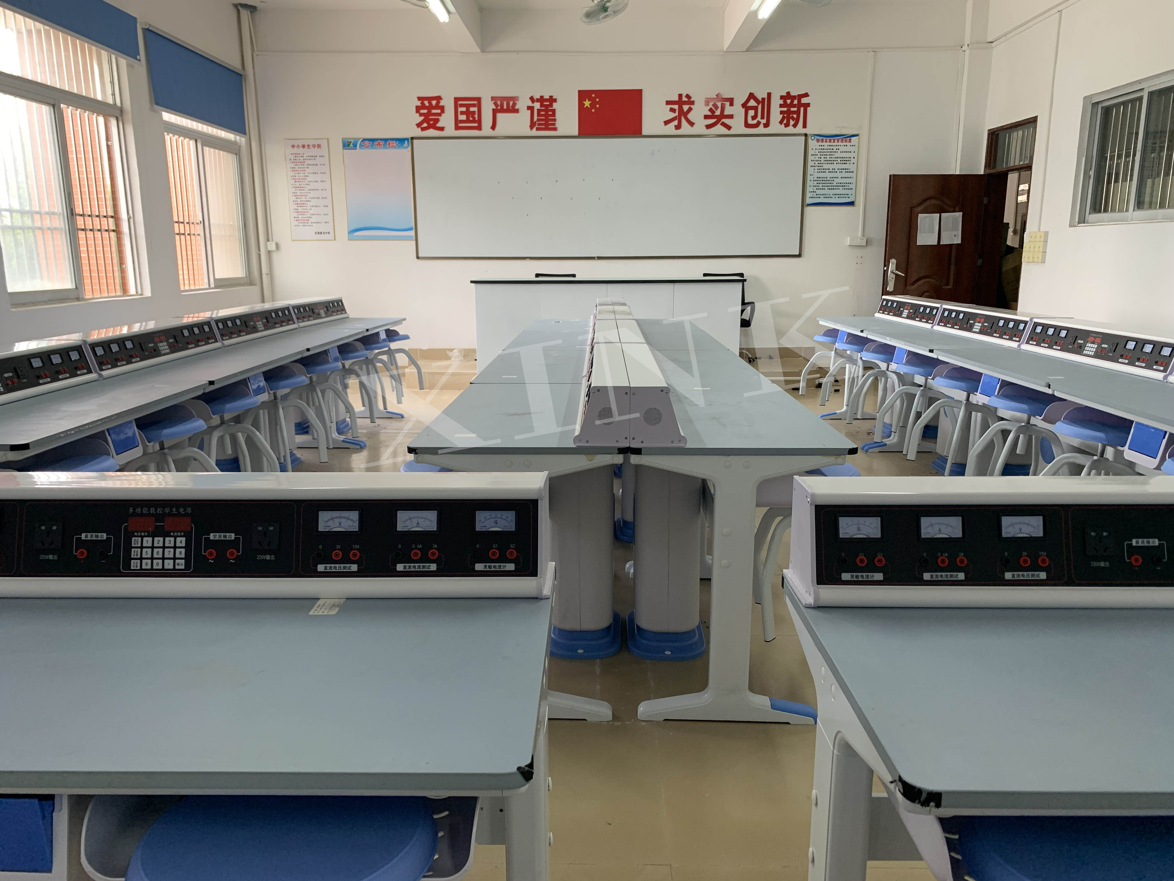 <a href='http://www.bcmwl.com/' target='1' style='font-size:14px; font-weight:bold; color:#0080ff;'>物理實(shí)驗(yàn)室</a>