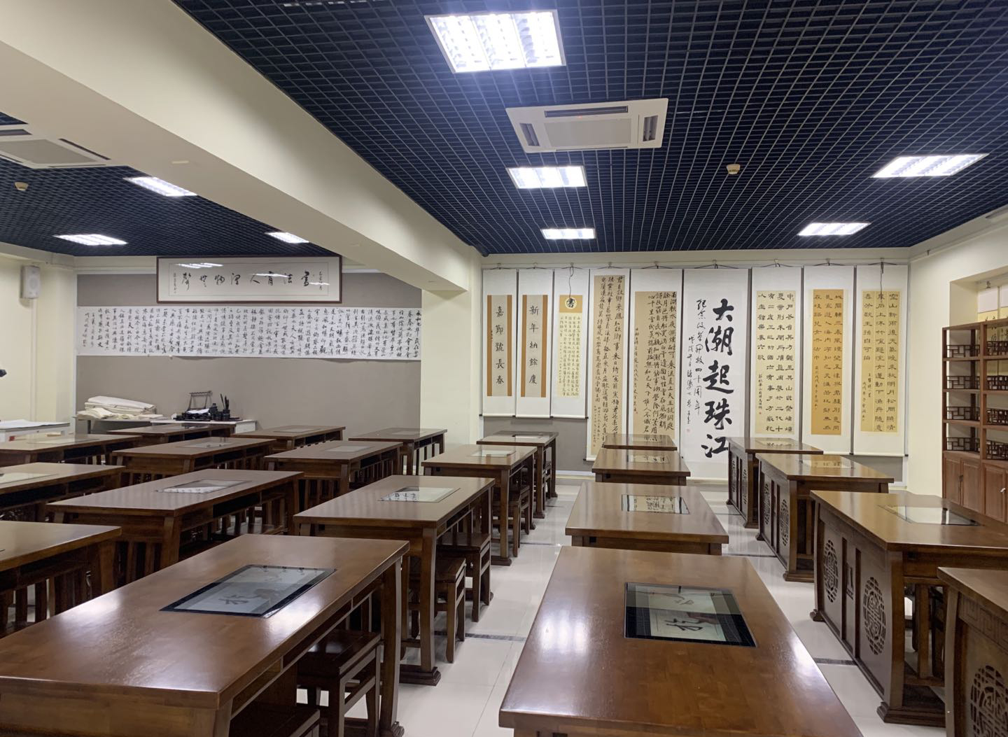 <a href='http://www.bcmwl.com/chanpin/57-1.html' target='1' style='font-size:18px; font-weight:bold; color:#000000;'>書法室</a>