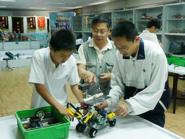 <a href='http://www.bcmwl.com/chanpin/60-1.html' target='1' style='font-size:18px; font-weight:bold; color:#000000;'>機器人功能室</a>5